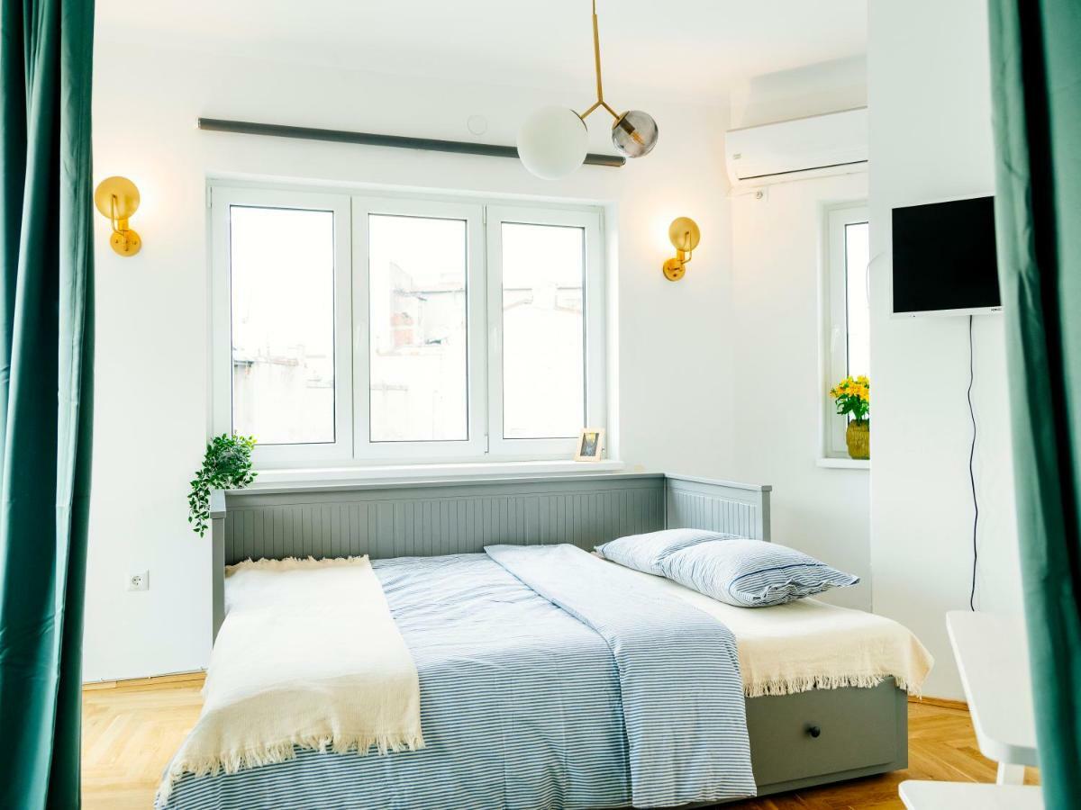 Retro In The Middle Of Old Town Apartamento Bucarest
